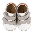Βαπτιστικό δερμάτινο sneaker με διπλή μπαρέτα χρατς λευκό-γκρι-ταμπά για αγόρια PRI2104 Babywalker