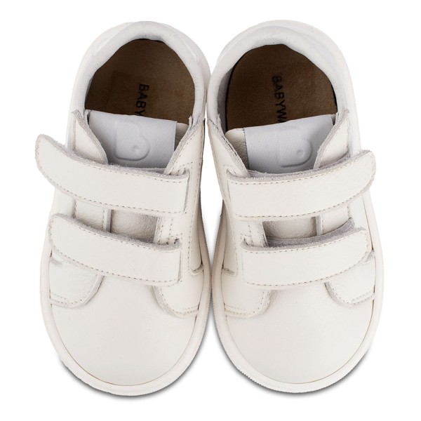 Βαπτιστικό δερμάτινο sneaker με διπλή μπαρέτα χρατς λευκό για αγόρια BW4256 Babywalker