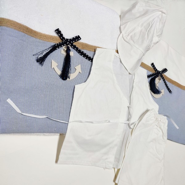 Βαπτιστικό σετ λαδόπανα με άγκυρα σε χρώμα λευκό-μπλε-ριγέ για αγόρια.