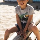 Παιδική μπλούζα με παπαγάλο γκρι Koko Noko V42823-37 για αγόρια (4-8 ετών)