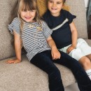 Παιδική μπλούζα κοντομάνικη με χρυσή λωρίδα γκλίτερ ναυτικό μπλε Koko Noko V42976-37 για κορίτσια (4-10 ετών)