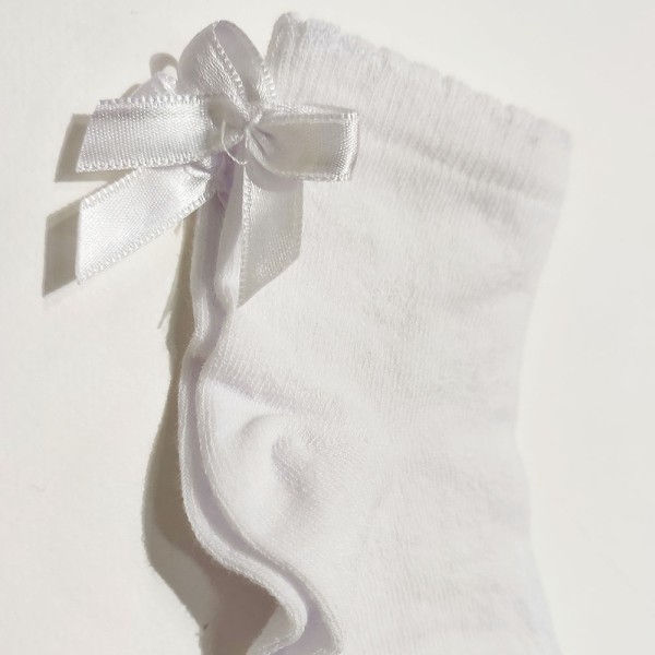 Βρεφικές κάλτσες με σατέν φιογκάκι λευκό