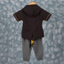 Βρεφικό σετ t-shirt με κουκούλα και παντελόνι φόρμας μαύρο-γκρι (6-24 μηνών)