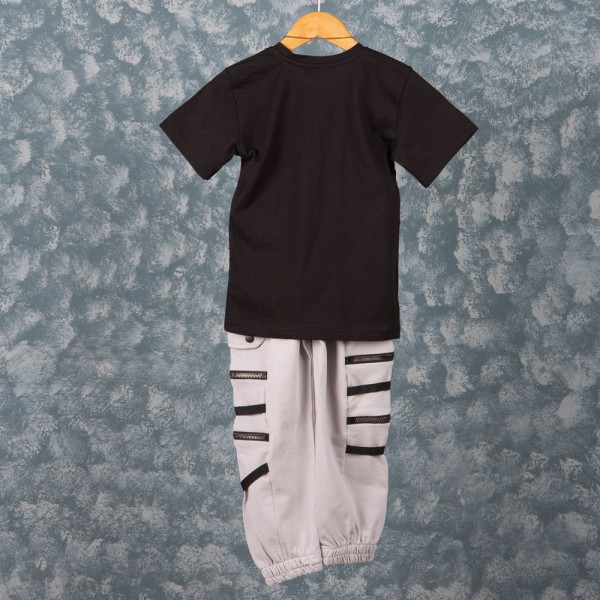 Παιδικό σετ t-shirt με αλυσίδα και παντελόνι φόρμας μαύρο-γκρι (6-10 ετών)